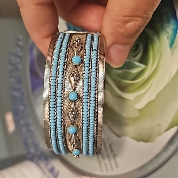 Vintage 1970's Beaded Boho Embossed Silver Hinged Bracelet - Picture 4 of 4